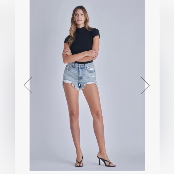 Hidden Jean Shorts Sz L Sofie mom Jean shorts frayed $72 NWT - Picture 1 of 12